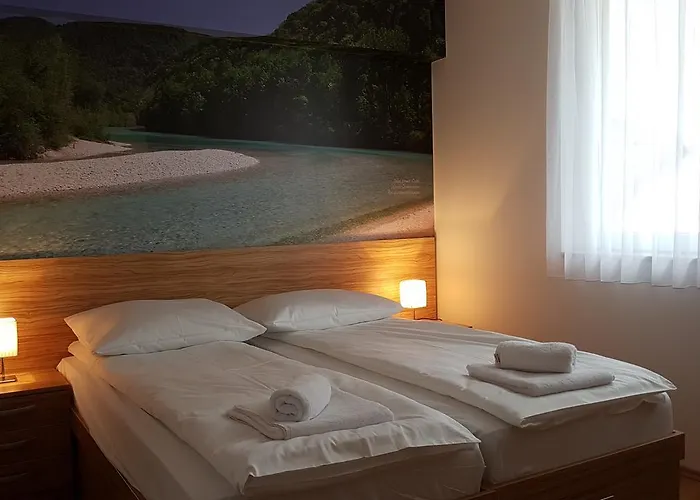 Bed & Breakfast By The Way 3*