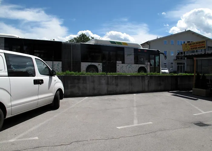 לינה וארוחת בוקר By The Way לובליאנה