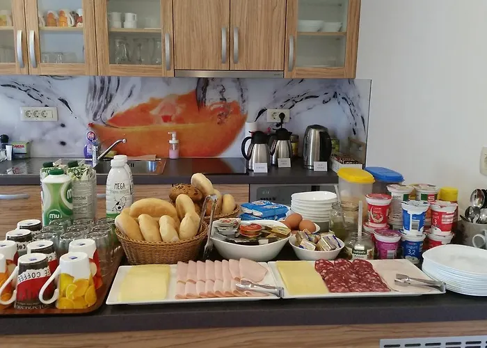 לינה וארוחת בוקר By The Way